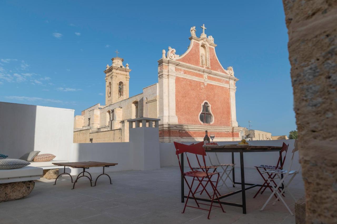 Palazzo Pati Hotel Tiggiano ภายนอก รูปภาพ