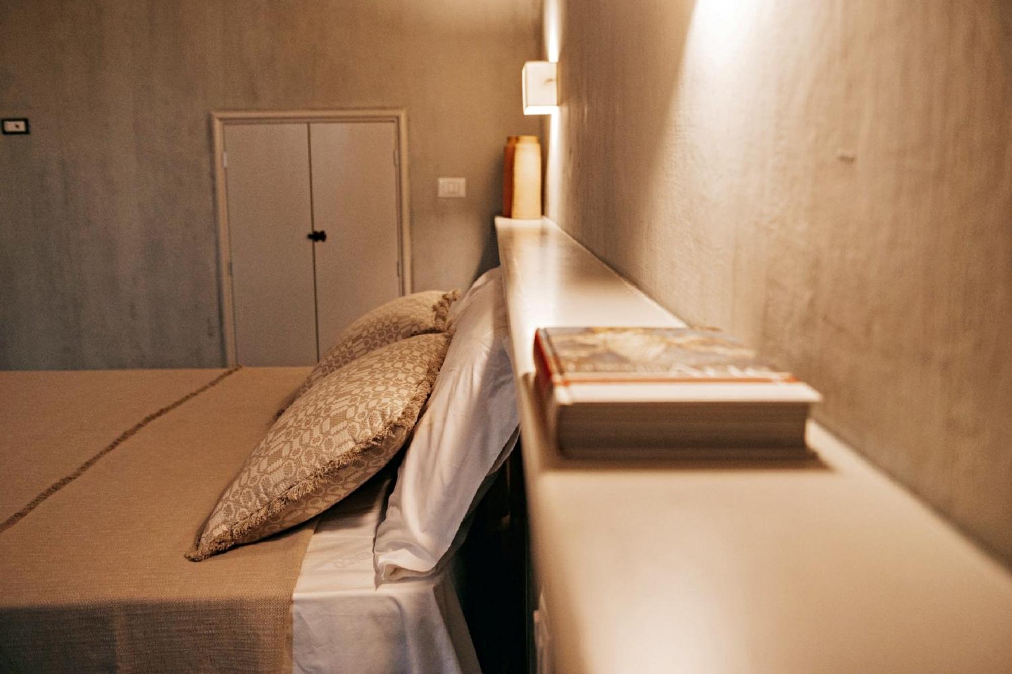 Palazzo Pati Hotel Tiggiano ภายนอก รูปภาพ