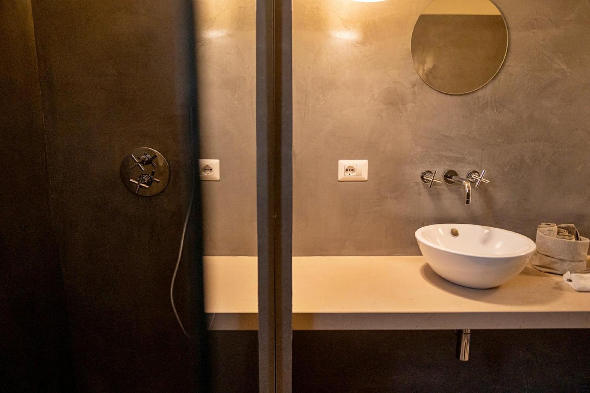Palazzo Pati Hotel Tiggiano ภายนอก รูปภาพ