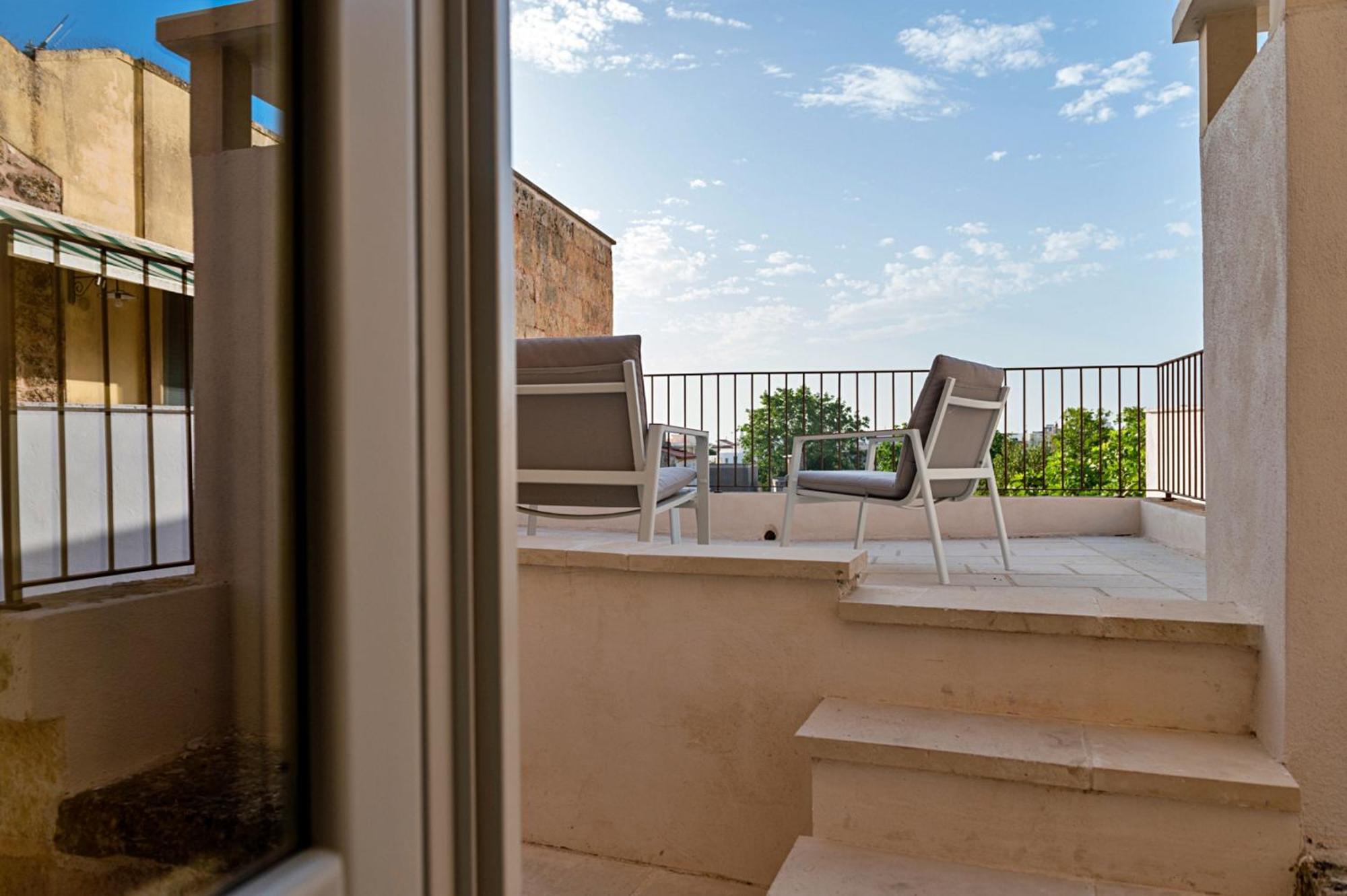 Palazzo Pati Hotel Tiggiano ภายนอก รูปภาพ