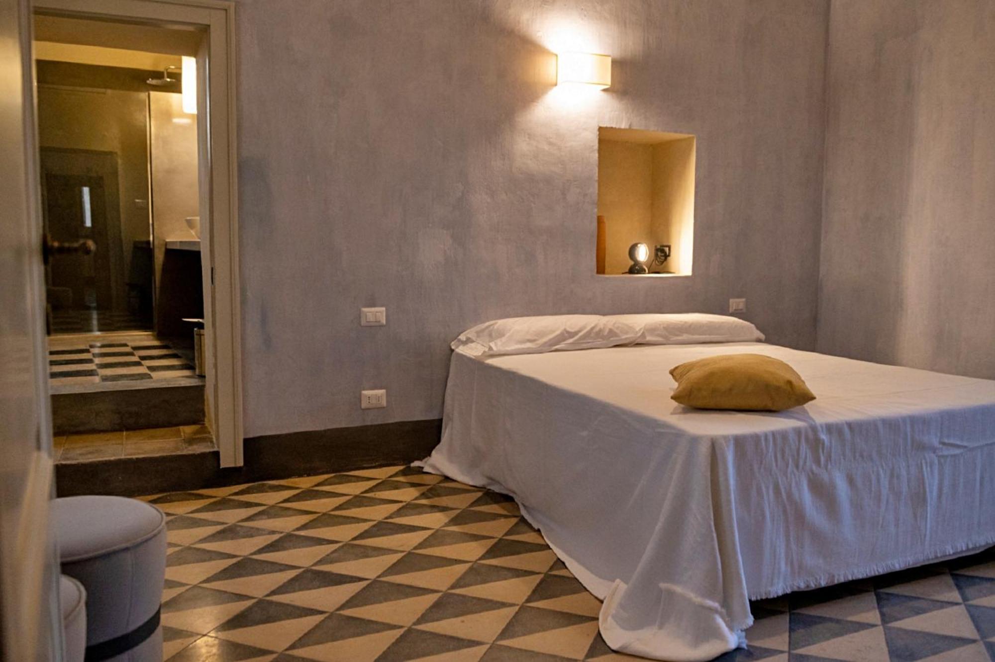 Palazzo Pati Hotel Tiggiano ภายนอก รูปภาพ