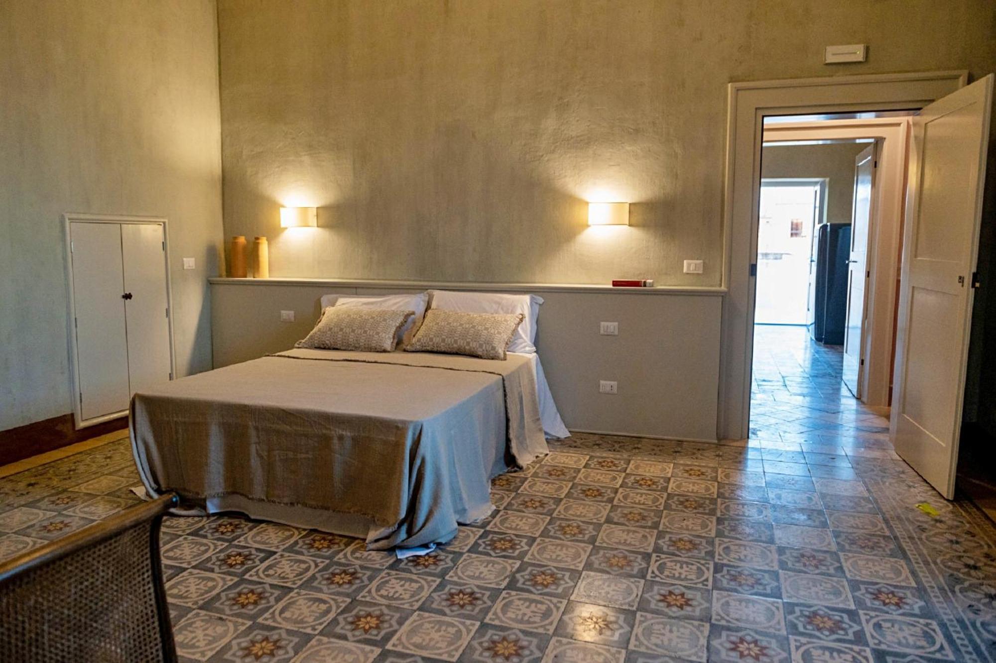 Palazzo Pati Hotel Tiggiano ภายนอก รูปภาพ