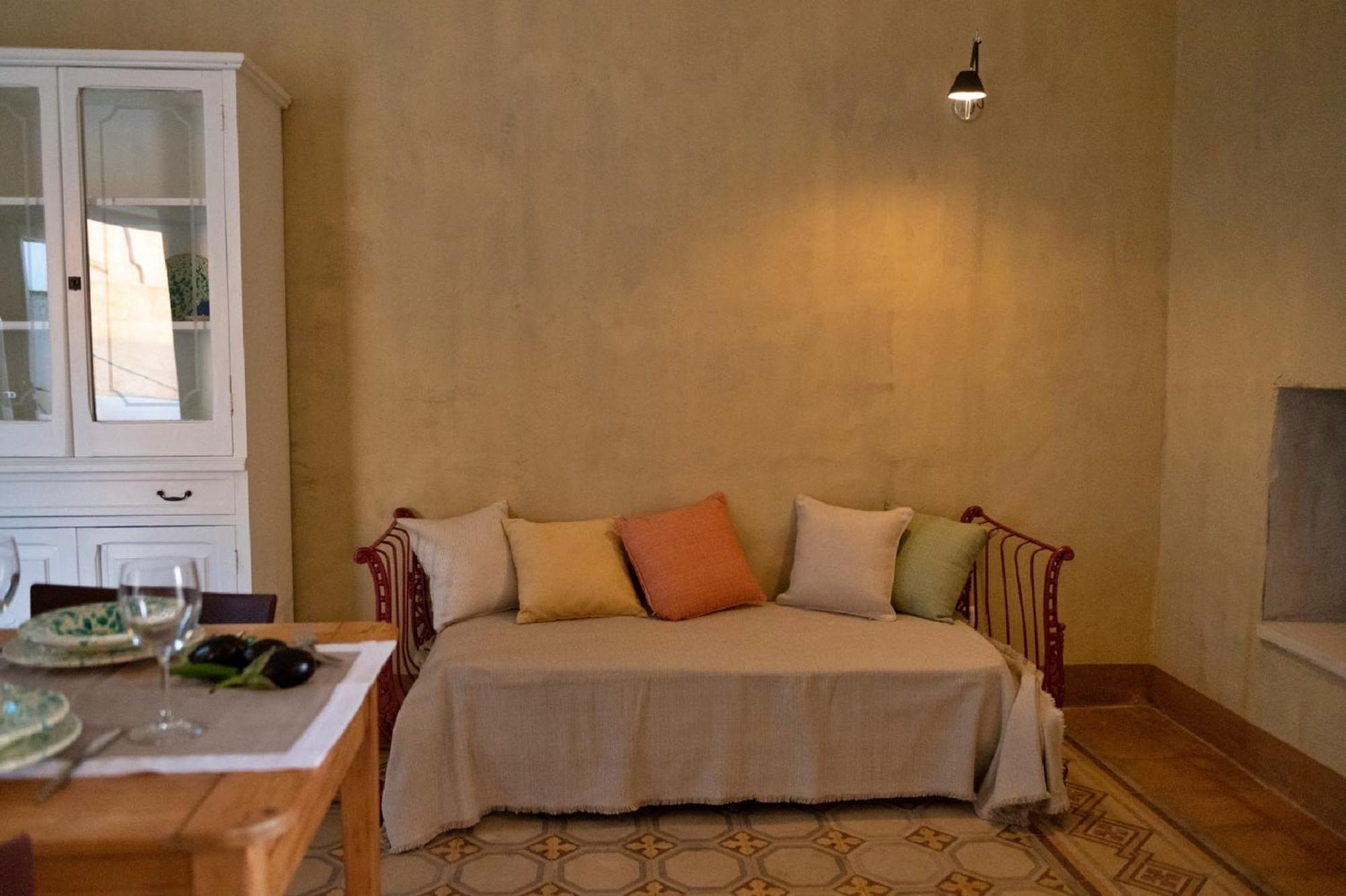 Palazzo Pati Hotel Tiggiano ภายนอก รูปภาพ