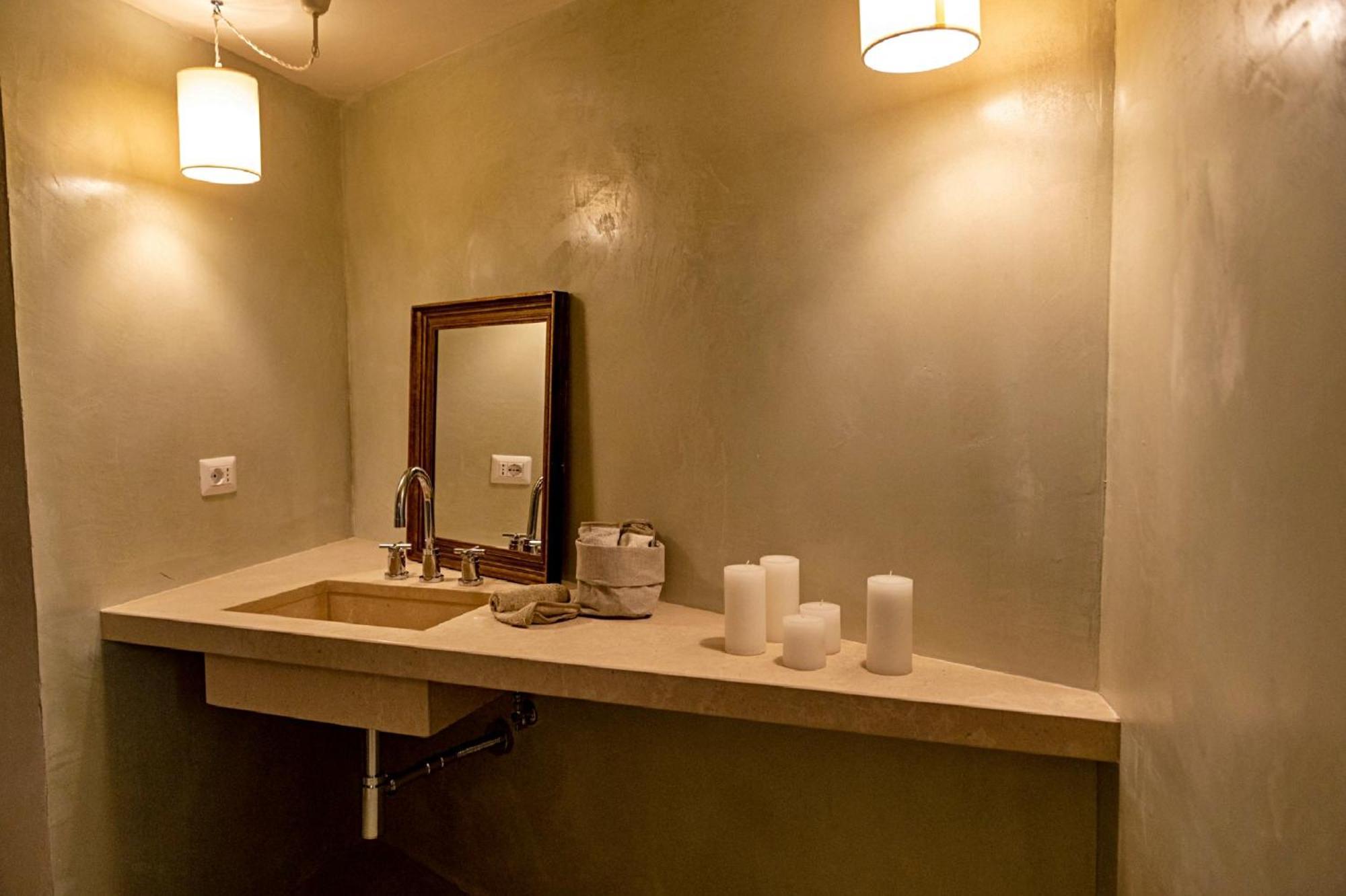 Palazzo Pati Hotel Tiggiano ภายนอก รูปภาพ