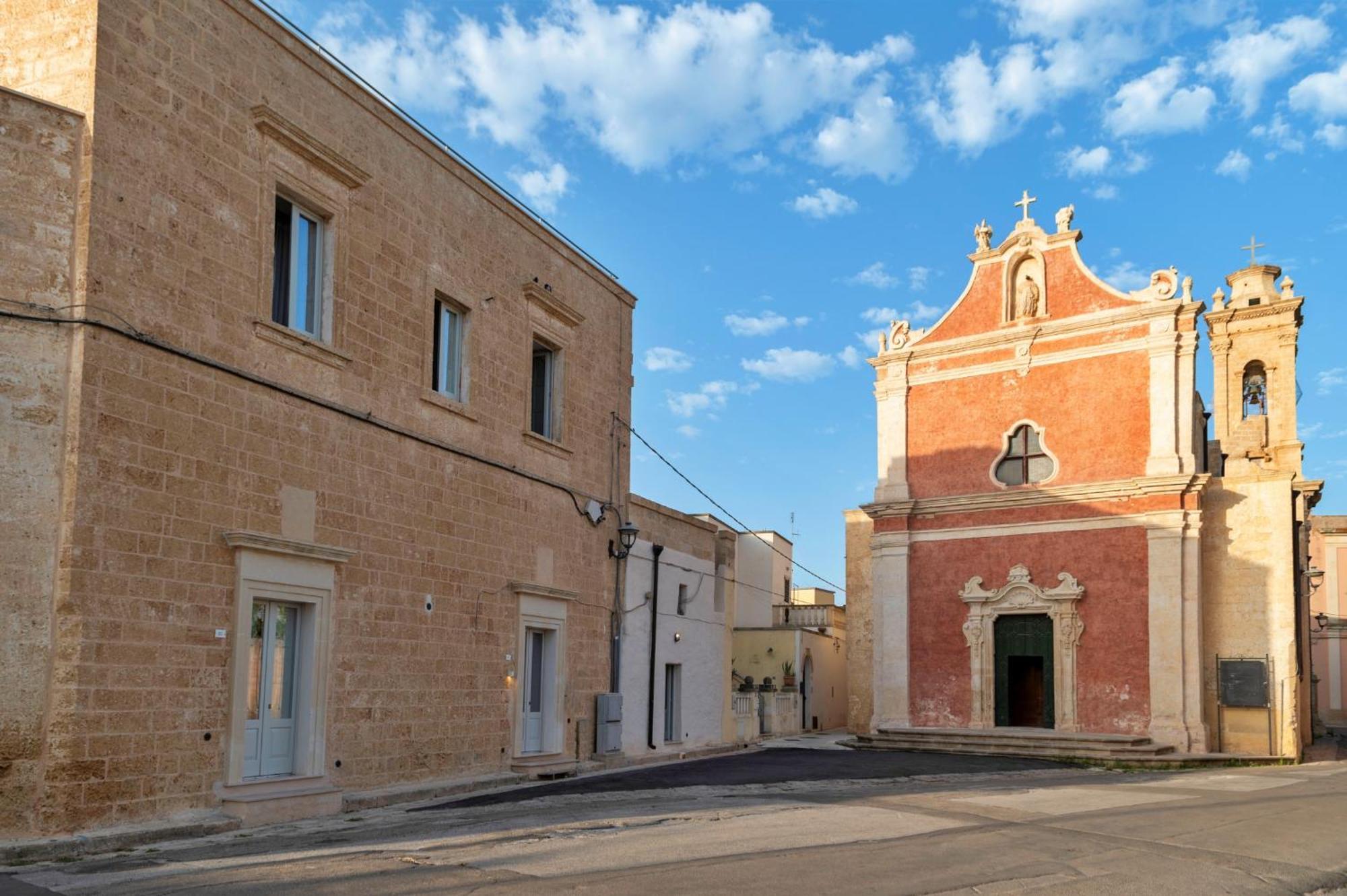 Palazzo Pati Hotel Tiggiano ภายนอก รูปภาพ