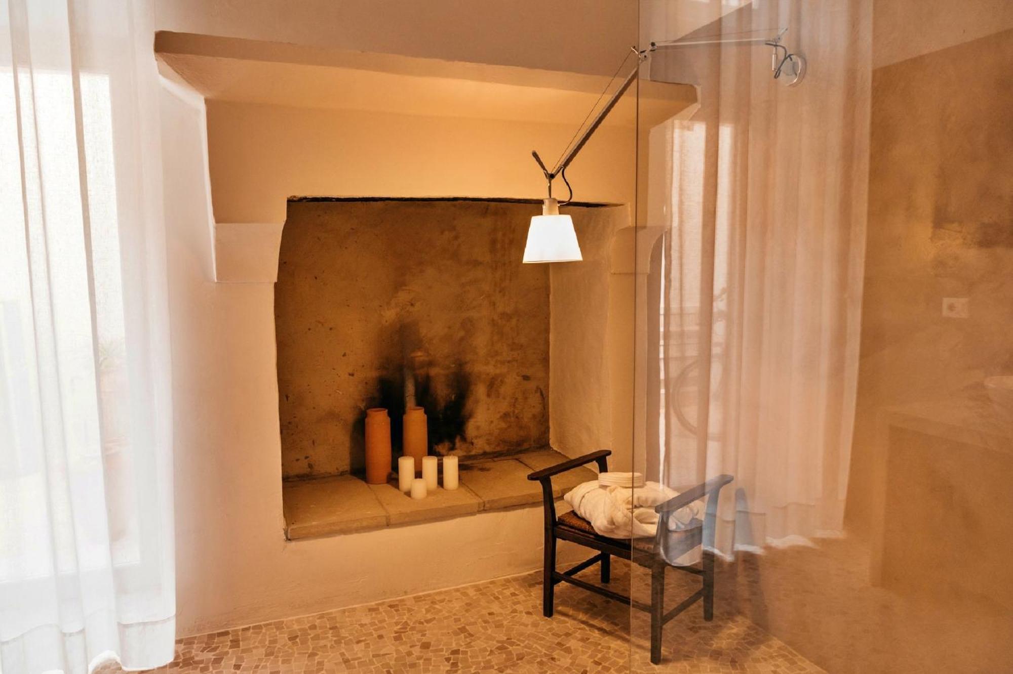 Palazzo Pati Hotel Tiggiano ภายนอก รูปภาพ