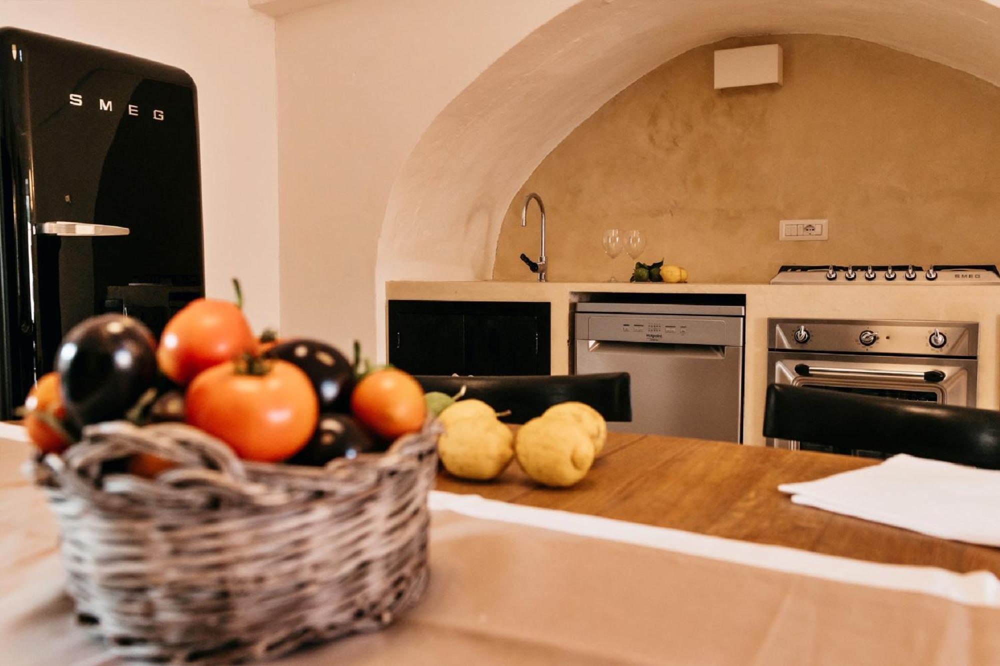 Palazzo Pati Hotel Tiggiano ภายนอก รูปภาพ