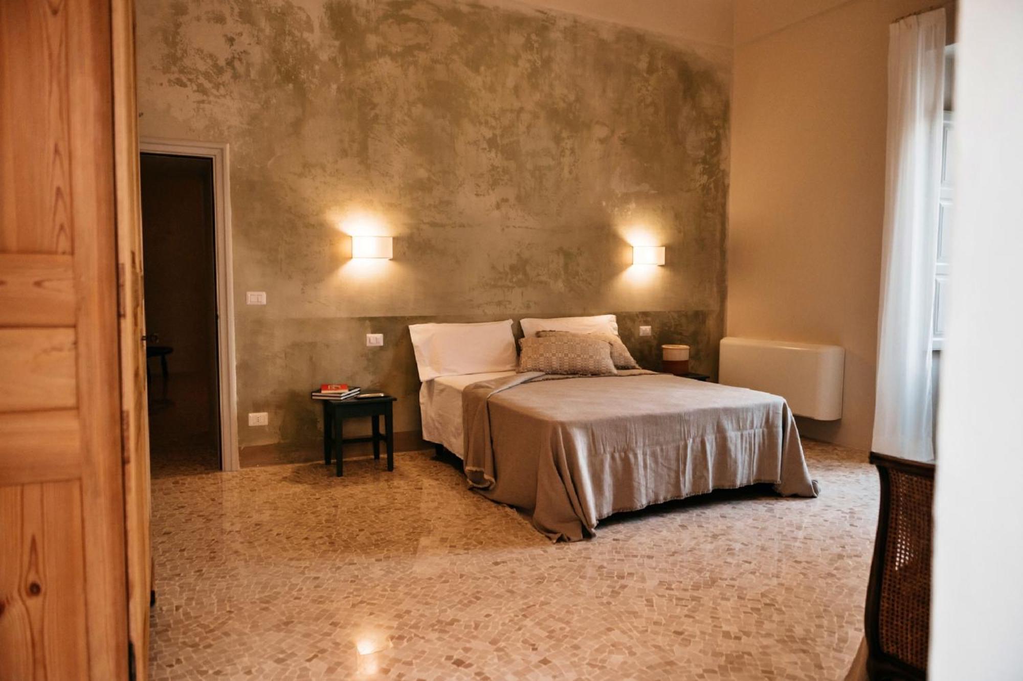 Palazzo Pati Hotel Tiggiano ภายนอก รูปภาพ