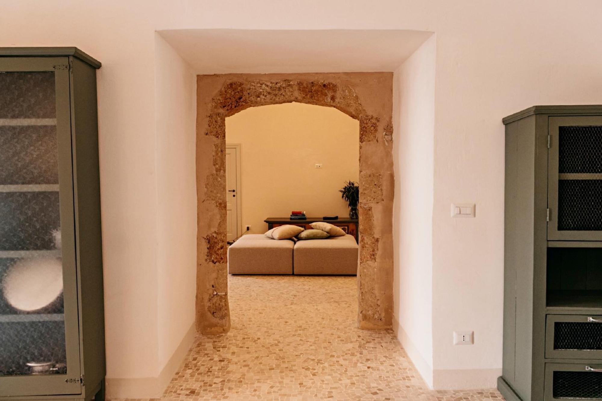 Palazzo Pati Hotel Tiggiano ภายนอก รูปภาพ