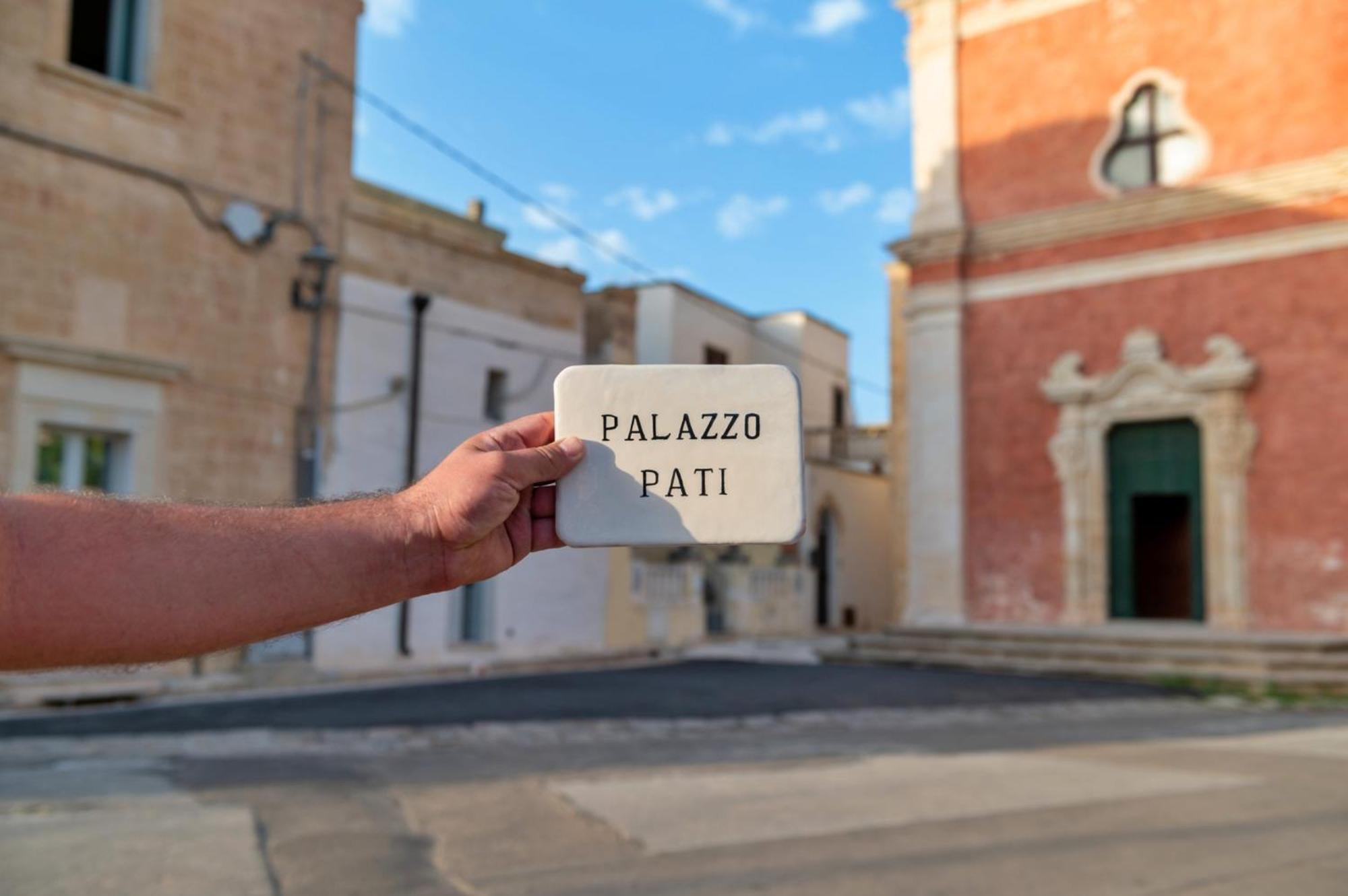Palazzo Pati Hotel Tiggiano ภายนอก รูปภาพ